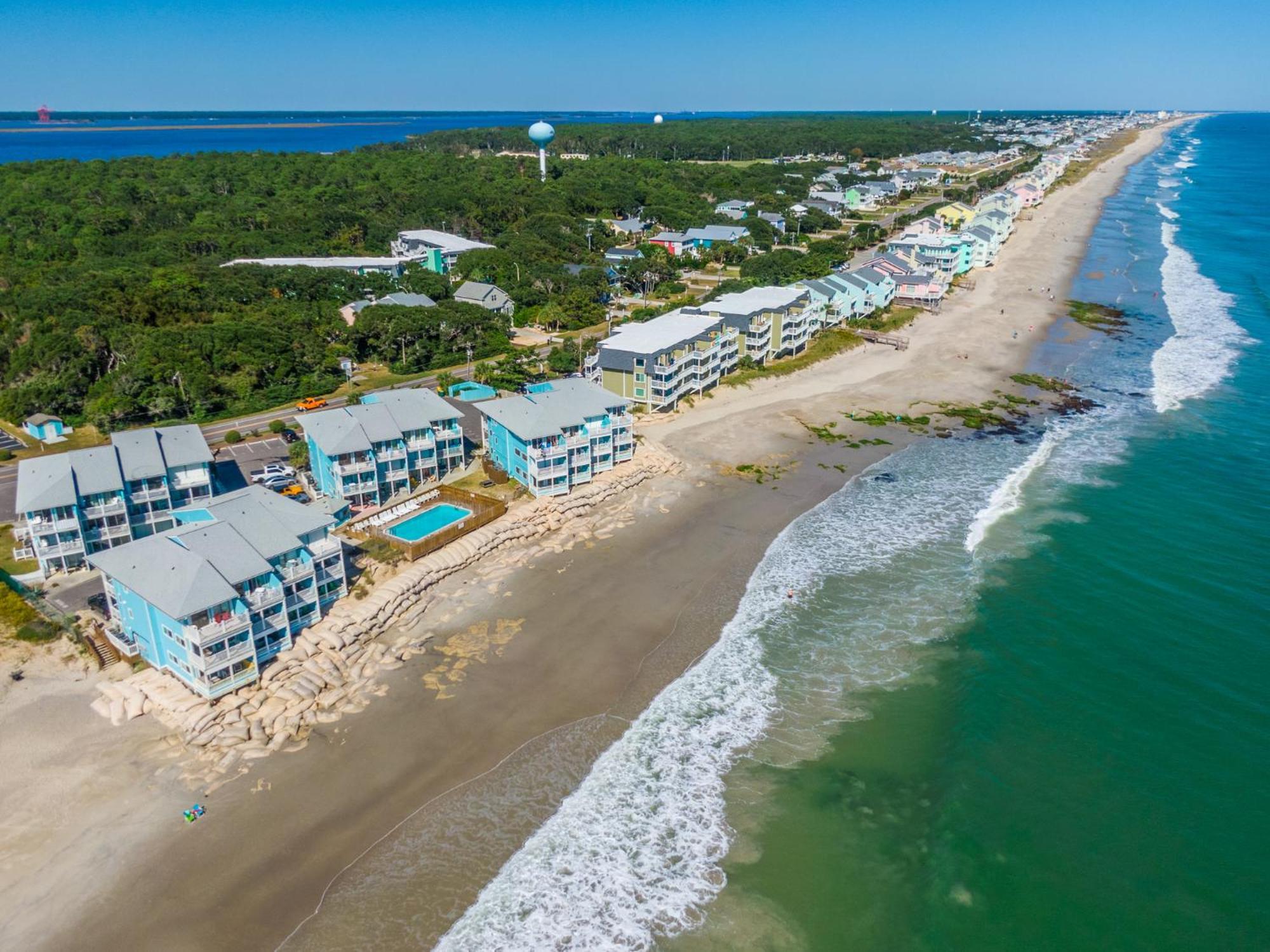 The Riggings H2 Villa Kure Beach Exterior photo